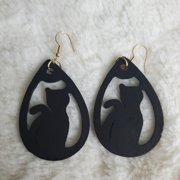 3/$15 New Black Wooden Halloween Cat Earrings - Picture 2 of 3